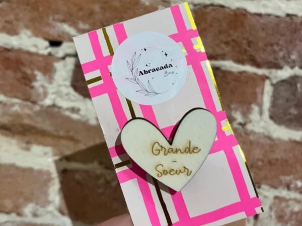 Broche grande sœur