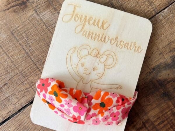 Carte anniversaire avec chouchou fleuri