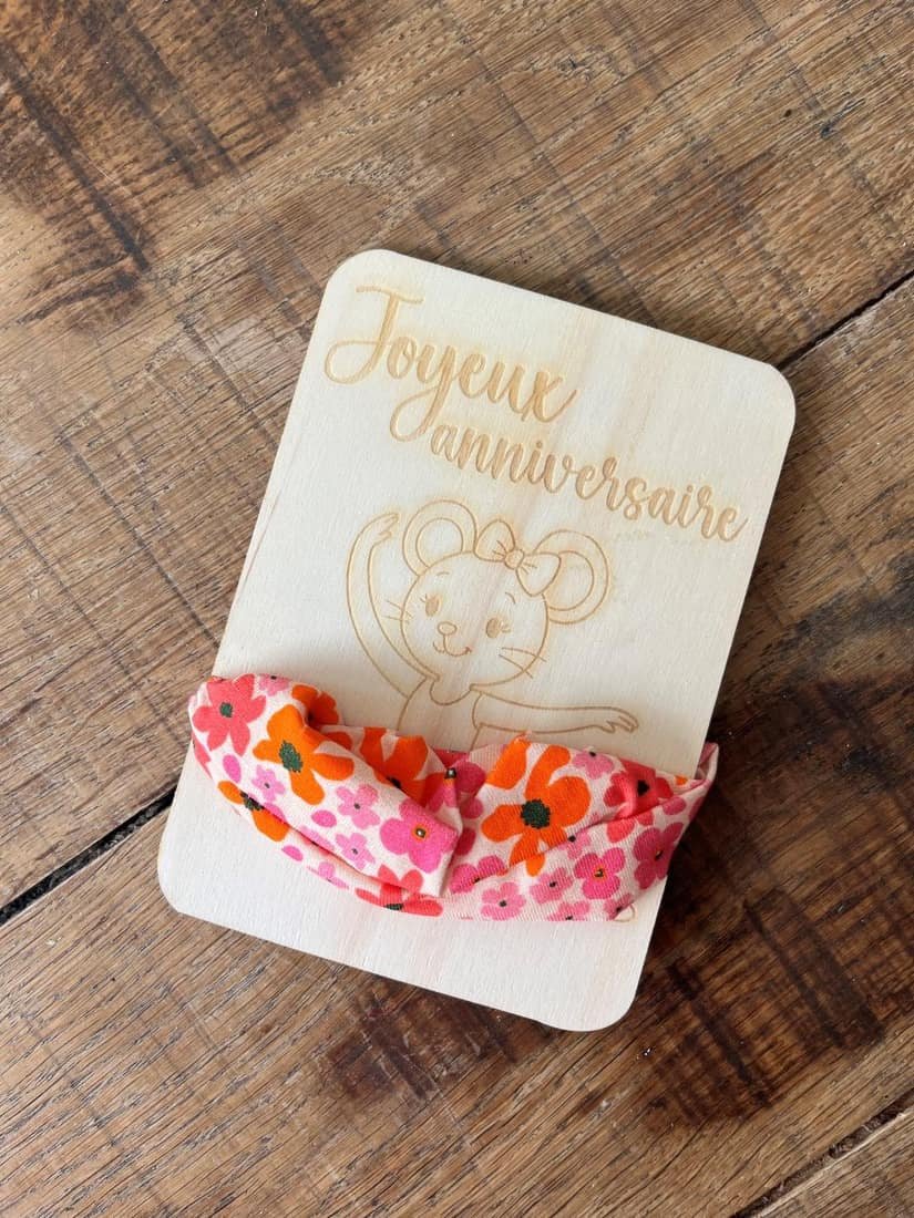 Carte anniversaire avec chouchou fleuri