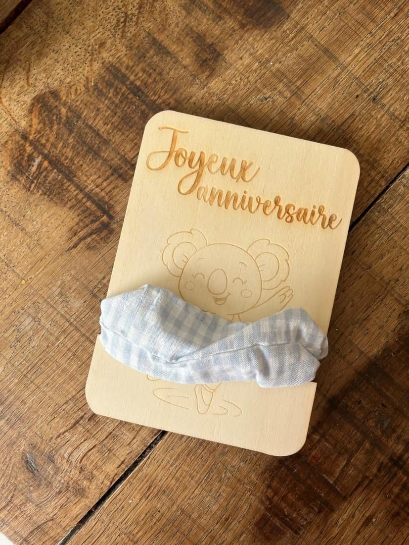 Carte anniversaire avec chouchou fleuri
