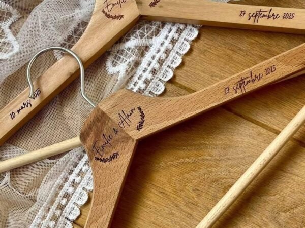 Cintres personnalisés mariage