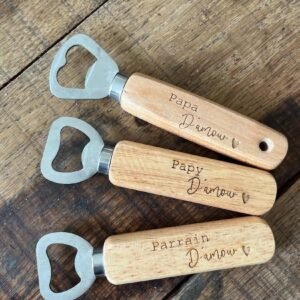 Décapsuleur à manche en bois