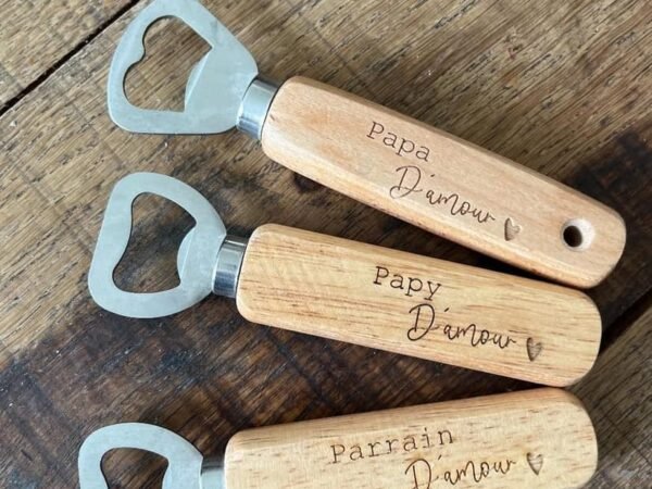 Décapsuleur à manche en bois